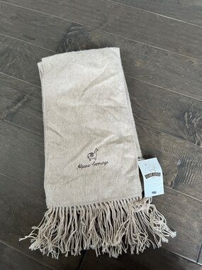 Cream Alpaca Camargo Scarf NWT